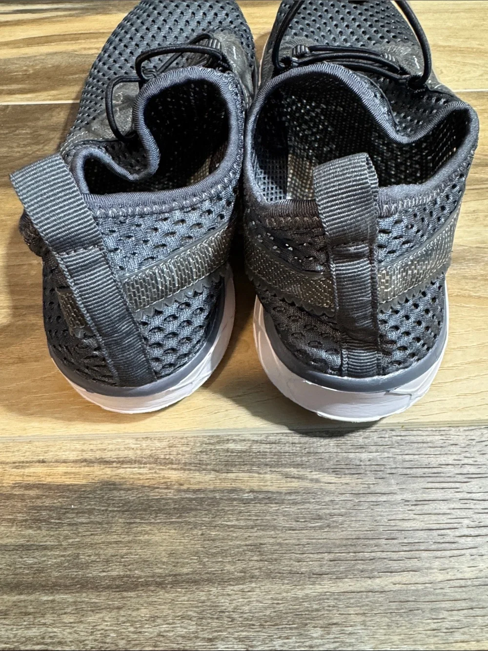 SUOKENI Men's Water Shoes – Size EU 44 / US 10.5 – Worn Once